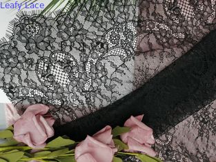 Vải tuyn đen có cấu trúc vải ren đen Chantilly của Pháp