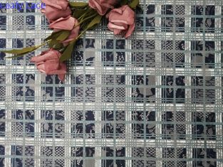 Bên màu hoa in vải ren trang phục buổi tối