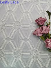Vải ren móc màu trắng Vải ren hoa 3D Lưới thêu ren