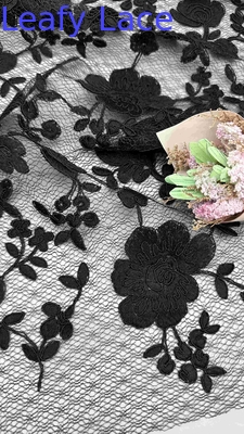 Mẫu hoa màu đen có dây thừng được thêu lưới vải 129cm chiều rộng cho váy cưới