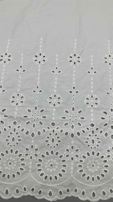Màu trắng 100% Cotton Laser Out Hoa thêu vải bông By The Yard Cho thời trang nữ trang phục