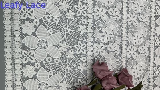 Vải mạc hoa màu trắng được thêu dệt Vải mắt mềm mại và thanh lịch để làm váy