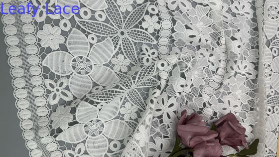 Vải mạc hoa màu trắng được thêu dệt Vải mắt mềm mại và thanh lịch để làm váy