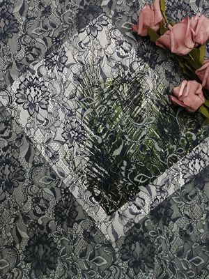 Vải ren Chantilly Pháp hai tông màu