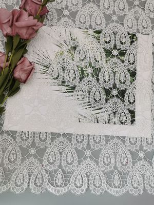 Mô hình trái tim Thêu móc vải ren hóa chất Váy cưới ren