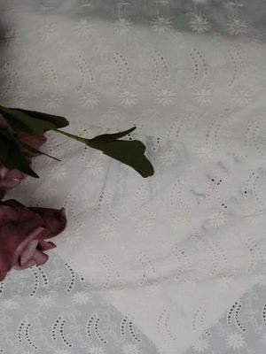 Vải cotton thêu ren mềm cho trang phục dự tiệc