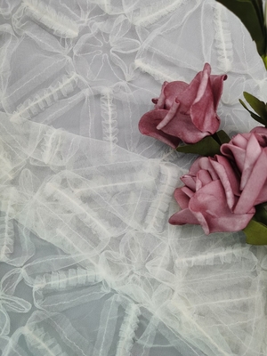 Vải ren móc màu trắng Vải ren hoa 3D Lưới thêu ren