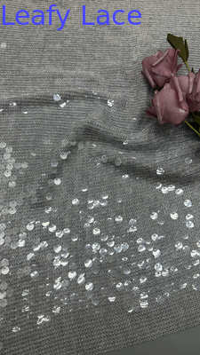 Vải thêu sequin họa tiết kẻ sọc lấp lánh, thiết kế sang trọng, thoáng khí cho đầm dạ hội