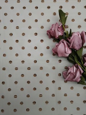 Màu nâu 100% Polyester 140CM Vải tuyn lưới xếp tầng cho váy cô gái